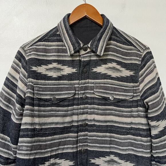 Faherty Reversible Quilted Bondi Jacket Size S Navy Aztec Southwestern Men's NEW - Picture 10 of 13